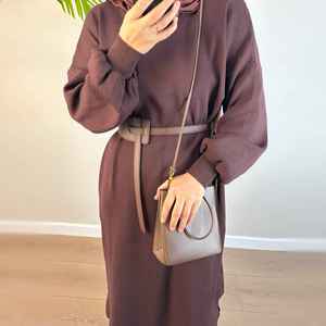 Abaya de Luxe Moderne et Décontractée pour Femme, Style Dubaï, Élégante et Modeste, pour Usage Quotidien, Longue, Manches Longues, Respirante - Product Image 1