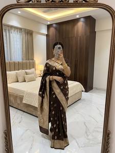 Purple Soft and Pure Banarasi Silk <b>Saree</b> with Zari Weaving Border Traditional Indian Wedding Festival Wear <b>Saree</b> <b>for</b> <b>Women</b> - Product Image 5
