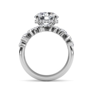 Exquisito Anillo de Compromiso de Oro Rosa de 10K con Cinco Siluetas Armonizadas, Diamantes Cultivados en Laboratorio en Forma de Pera, Marquesa y Óvalo, 5.01 CTW, para Boda - Product Image 4