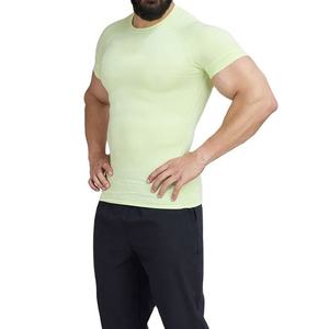 Concevez votre propre t-shirt de compression pour homme avec logo frontal - T-shirt anti-UV respirant et à séchage rapide en tissu polyester/nylon - Product Image 5