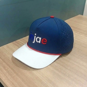 Gorra de Golf de 5 Paneles Personalizada OEM, Perforada con Corte Láser, Bordado 3D, Visera Precurvada, Estructurada, MOQ Bajo, ODM - Product Image 3
