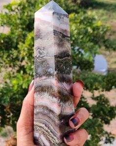 Obélisque en Cristal d'Améthyste Naturelle et Agate Dentelle, Pierre Précieuse de Luxe Polie à la Main pour la Méditation, le Reiki et l'Énergie des Chakras - Product Image 6
