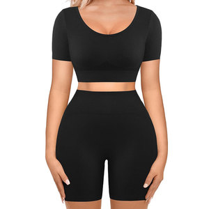 Ensemble de crop tops pour femmes en coton de haute qualité, design personnalisé, pour usage extérieur, en vente - Product Image 1