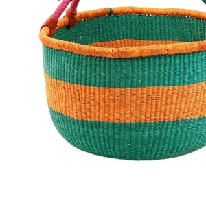 Cesta Artesanal de Seagrass a Bajo Precio, Cesta Organizadora de Frutas y Artículos Varios de Hierba Natural Tejida con Rayas Verdes y Naranjas - Product Image 3