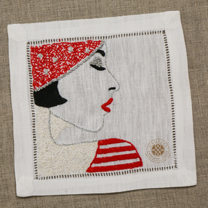 Serviette de cocktail sophistiquée avec broderie détaillée ; durable, réutilisable, idéale pour les événements chics et champêtres. - Product Image 1