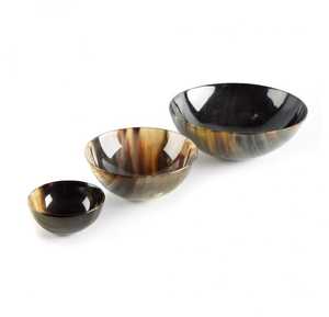 Bol de service en corne naturelle de style européen, aspect vintage, pour salade et mélange, bol en corne médiéval, design feuillage, pour hôtels - Product Image 2