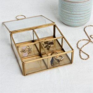 Boîte à bijoux minimaliste personnalisable en verre trempé haut de gamme, boîte de rangement cosmétique anti-poussière pour détaillants - Product Image 4