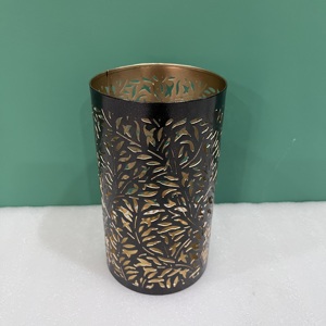 ตะเกียงเหล็กสีดำลายใบไม้สลักลาย งานแฮนด์เมด ตกแต่งบ้าน - Product Image 3