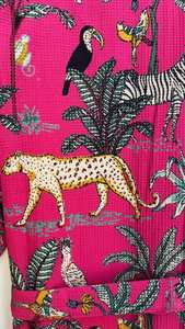 Bata de Baño Unisex de Algodón con Tejido Waffle, Estilo Kimono, con Estampado Floral - Product Image 2