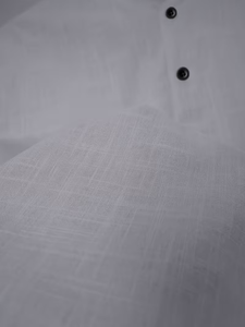 Camisa de hombre informal de color sólido, manga corta, con botones, transpirable, que absorbe la humedad, delgada, con cuello, fabricada en Bangladesh. - Product Image 6