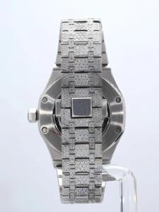 Montre mécanique automatique de luxe entièrement sertie de moissanite VVS avec lunette ronde en acier inoxydable et tourbillon à échappement visible - Product Image 3