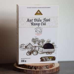 W240 ในกล่องของขวัญกระดาษ - เม็ดมะม่วงหิมพานต์อบออร์แกนิกยี่ห้อเวียดนาม ตงฟู่ จากโรงงานโดยตรง น้ำหนัก 235 กรัม - Product Image 1