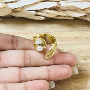 Bague Plume Pierre de Lune Très Demandée, Plaqué Or 18K, Laiton, Style Bohème, Bijoux Vintage Certifiés, Vente en Gros, Bague pour Femme - Product Image 2