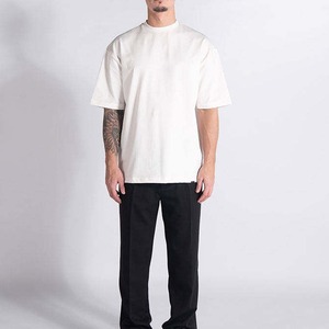 T-shirt blanc à manches courtes pour homme, col rond, coton, coupe classique, jersey décontracté, couleur unie, design simple - Product Image 3