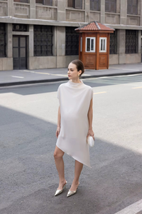 Robes d'été décontractées à manches régulières, col roulé minimaliste, en mélange de soie tissé, coupe mini ample à la taille - Product Image 5