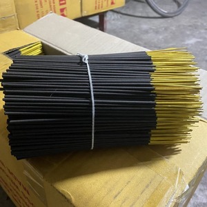 Bâtons d'encens noirs du Vietnam avec cœur en bambou, fabrication OEM/ODM, pour le marché mondial - Product Image 1
