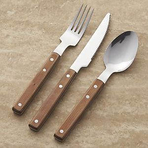 Juego de cubiertos de acero inoxidable resistente al óxido, fabricado por OEM, con mango de madera, tenedor, cuchillo y cuchara para uso diario en la comedor. - Product Image 3