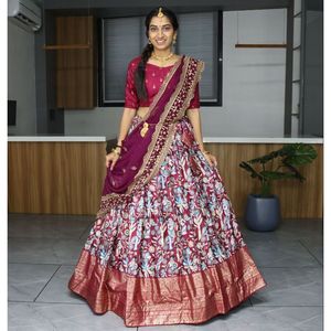 Dola Silk แผ่นฟอยล์พิมพ์ลายดิจิตัลออกแบบโดย lehenga choli กับ dupatta Maroon - Product Image 1
