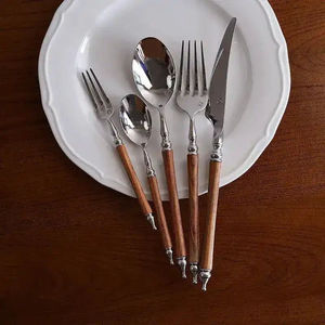Ensemble de couverts en acier inoxydable de style moderne avec manche en bois d'acacia, vaisselle pour restaurant et hôtel - Product Image 3