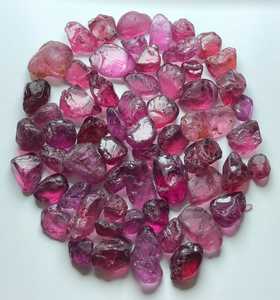 Pierres précieuses brutes de grenat rose synthétique 20 carats 60 pièces qualité de taille et de facettage de qualité supérieure lot en vrac certifié GIA - Product Image 5