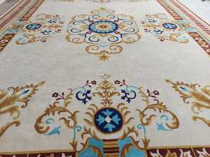 Alfombra de Lana de Pelo Largo de Lujo, Diseño Europeo, Hecha a Mano, Personalizada para Comedor - Product Image 2