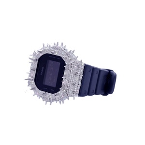 Montre élégante en moissanite et diamants avec bracelet en caoutchouc, entièrement sertie de diamants, de DOPE JEWELLS - Product Image 2