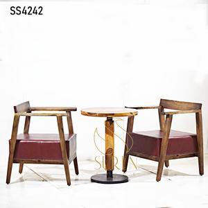 Chaise de salle à manger artisanale unique du designer indien Mobilier métallique moderne pour hôtels et restaurants Design dernier cri - Product Image 1