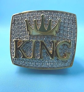 Anillo de Rey Personalizado con Letra y Moissanita, Plata de Ley 925, Chapado en Oro de Dos Tonos, Anillo Hip Hop, Anillo de Diamante de Corte Redondo, Anillo de Compromiso - Product Image 1