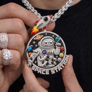 Pendentif Moissanite Astronaute Dessin Animé Thème Spatial Or Rose Breloque Ronde Galaxie Collier Bijoux Personnalisés Cadeau - Product Image 6