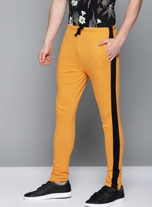Pantalones Deportivos de Felpa de Algodón Amarillo Mostaza para Hombre, con Rayas Laterales Negras, Cintura Elástica con Cordón, Estilo Casual para Invierno - Product Image 3