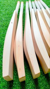 Radhe Enterprises RE/25-26/364 Batte de cricket en bois ambidextre style classique 2,8 lb épaisseur 13mm-16mm légère et écologique - Product Image 5