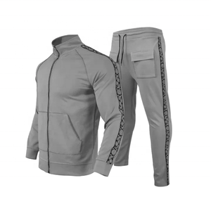 Survêtement de haute qualité avec sweat à capuche et pantalon de survêtement cargo fuselé avec manches imprimées à rayures-noir délavé - Product Image 5