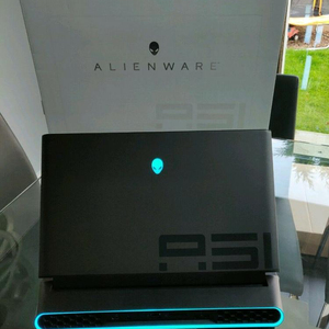 Portátil para Juegos Dell Alienware m18 R2, RTX 4090, 16 GB GDDR6, Intel I9 14900HX, Pantalla de 18 Pulgadas, SSD de 8 TB, WiFi 5.4, Windows 11 Pro - Product Image 4