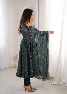 Lanzamiento de un nuevo diseño de moda Bollywood: Gwon&Pent&dupatta, listo para usar. - Product Image 6