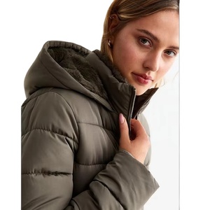 Chaqueta acolchada de alta calidad con estampado de logotipo personalizado para mujer, chaqueta acolchada de lona de invierno transpirable con procesamiento de punto - Product Image 4
