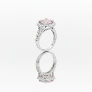 แหวนหมั้นเงินแท้ 925 ประดับมอร์แกไนต์สีชมพูอ่อนธรรมชาติ เพชร CZ ดีไซน์มินิมอลแบบช่องฝัง รับรองโดยผู้เชี่ยวชาญ ของขวัญแต่งงาน - Product Image 4