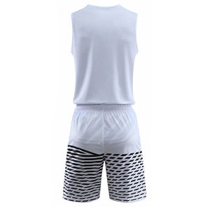 Ensemble short et maillot de basket confortable, design stylé et tendance, tailles plus grandes, impression par transfert thermique personnalisée, uniforme de basket. - Product Image 2