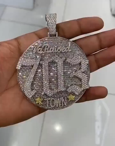 Pendentif Hip Hop en Moissanite Ronde VVS, Plaqué Rhodium, Argent 925, Bijou de Luxe Personnalisé - Product Image 1