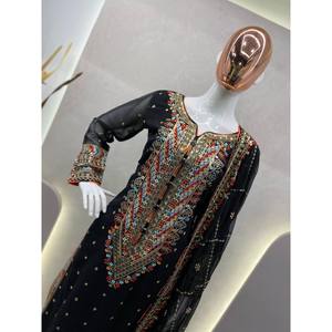 Magnifique ensemble Salwar Kameez XL pour soirée, haut et bas, avec dupatta en polyester, élégant et stylé - Product Image 1