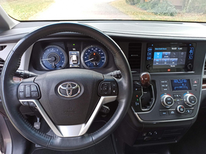 New 2024 Toyo ta Sien na Hy brid 2.5L LE 4Cylinder 186hp engine 182kw(247hp) Automatic Transmission 7Seater FWD left <b>hand</b> - Product Image 6