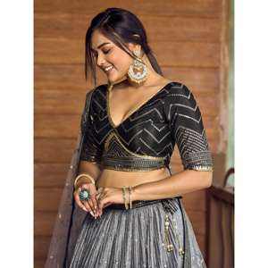 Magníficas lentejuelas negras Chinon Events Wear Lehenga Choli con Dupatta - Product Image 1