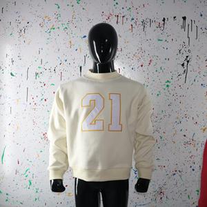 Sudadera 21 CREAM con cuello alto, 100% BLANCA, con apliques bordados, cuello ancho, CLUSH SPORTS - Product Image 1