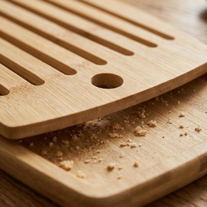 Planche à découper en bois d'acacia de qualité supérieure pour la cuisine, la découpe et le service - Product Image 2