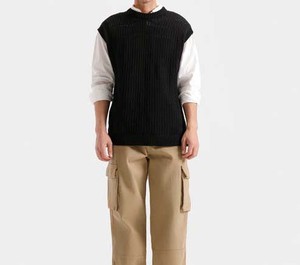 Custom Men Sleeveless Sweater Warm Knit Polyester Autumn/Winter <b>Vest</b> Black V Neck Knit <b>Vest</b> OEM Wholesale Manufacturer Supplier - Product Image 5