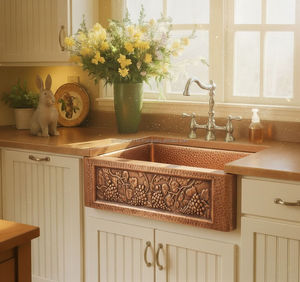 Évier de cuisine en cuivre patiné traditionnel qui développe naturellement un charme rustique au fil des années d'utilisation avec une profondeur d'authenticité - Product Image 1