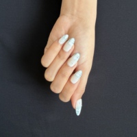 Ongles à presser ovales bleu ciel, faits main, peints à la main, effet 3D dégradé, ornés de strass, qualité salon, réutilisables, ajustement personnalisé
