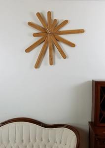 Reloj de pared rojo de madera de alta calidad, reloj de pared de madera para hogares de lujo, reloj de pared moderno minimalista, reloj de pared rústico moderno - Product Image 2