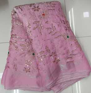 Exclusif pour les robes de soirée et les saris de luxe en tissu filet 100% soie enduite de PA, richement ornés de broderies Cutdana, conçus pour la confection de vêtements à motifs. - Product Image 5