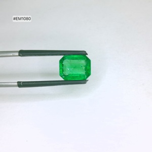 Émeraude zambienne de qualité 3A, pierre précieuse octogonale non montée, taille 10,20x7,90x4,40 mm, vert intense, 2,54 ct, pour la fabrication de bijoux sur mesure - Product Image 1