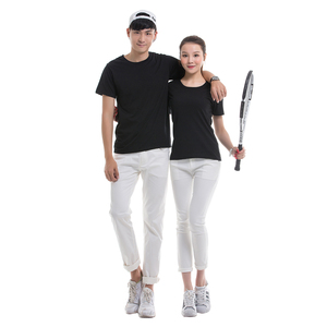 เสื้อยืดคอกลมแขนยาวสีดำสำหรับผู้ชาย ทรงโอเวอร์ไซส์ ผ้าฝ้าย สไตล์ลำลอง สตรีทแวร์ เนื้อผ้าเจอร์ซีย์ ระบายอากาศได้ดี สีพื้น โลโก้ด้านหน้า - Product Image 1